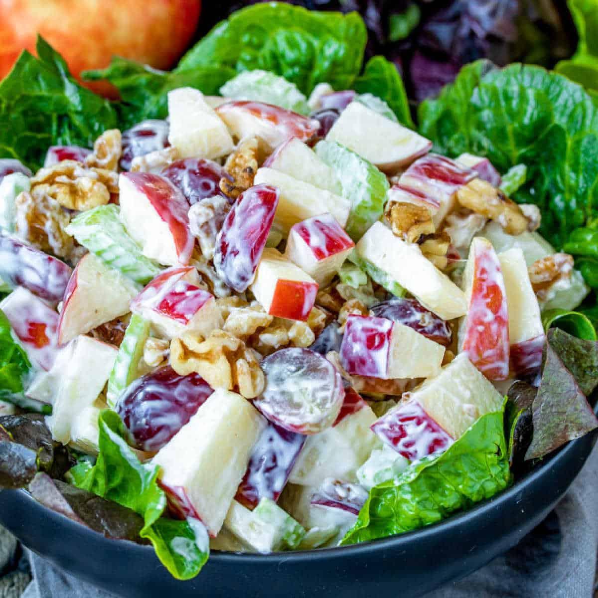 **Waldorf-Salat-Rezept** 2 Waldorfsalat in einer Schüssel