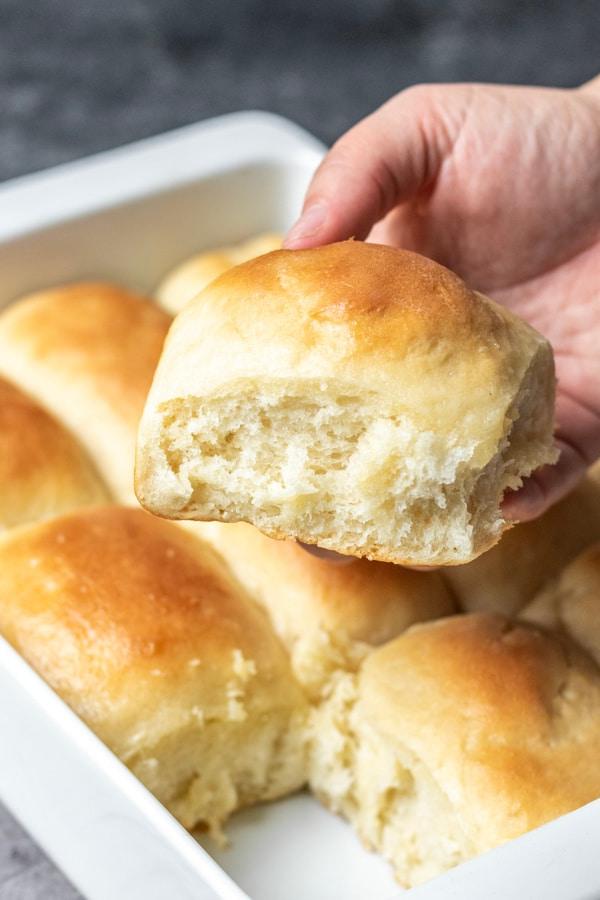 Übernacht-Kühlschrank-Hefeteigbrötchen 4 Flaumige Hefeteilchen für die Feiertage