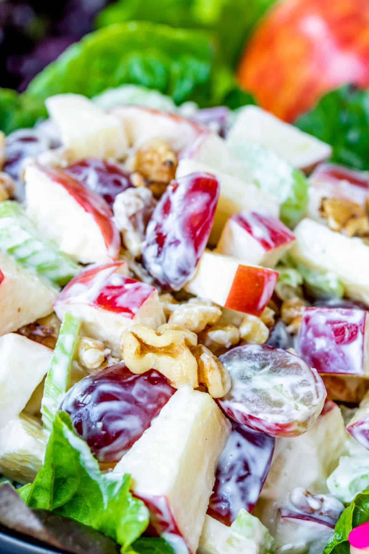 **Waldorf-Salat-Rezept** 5 Waldorfsalat mit Äpfeln, Trauben und Walnüssen