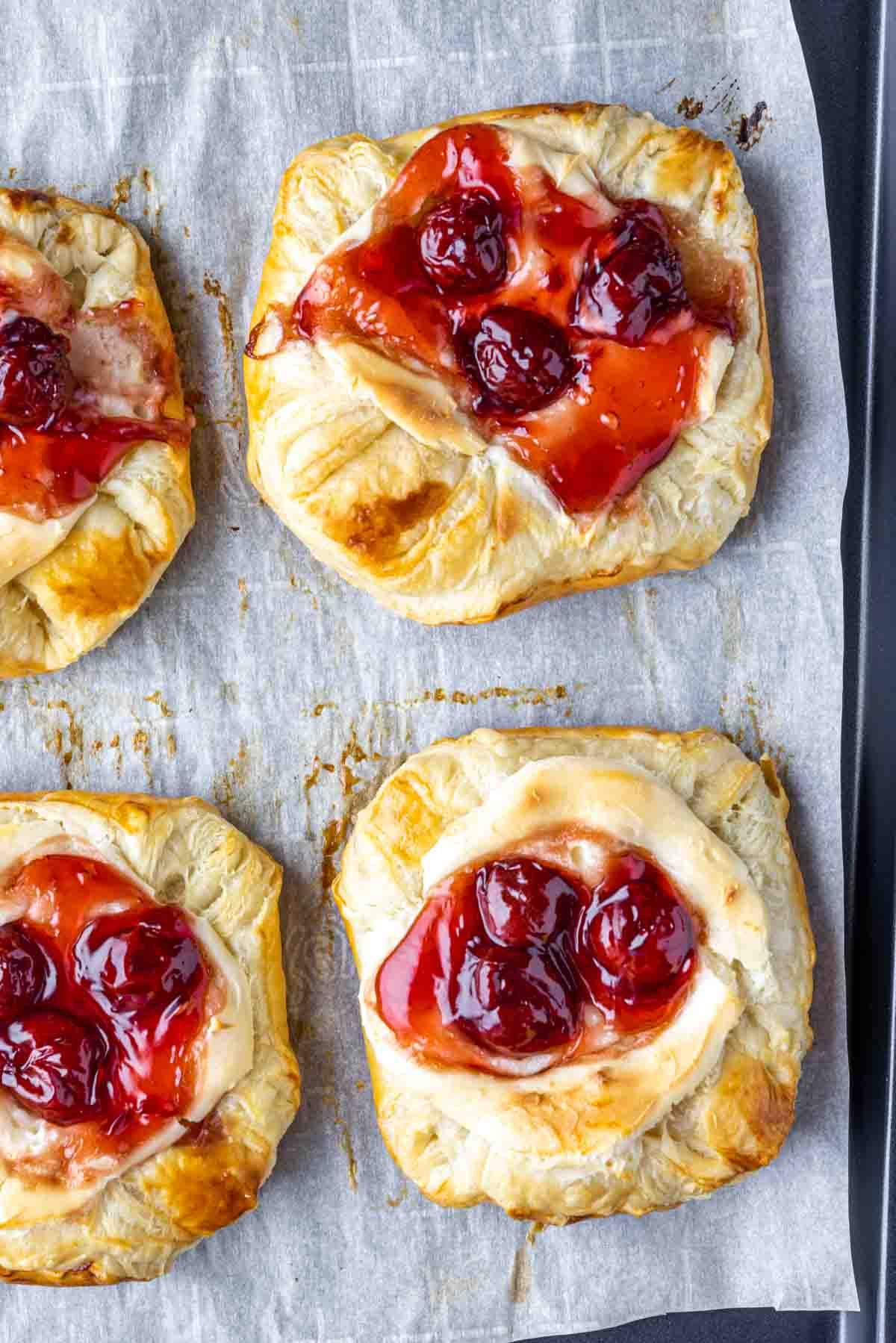 Einfacher Kirschplunder mit Frischkäse 8 Kirsch-Dänisch ohne Glasur-Drizzle