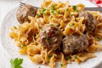 Creamy One Pot Swedish Meatballs and Noodles