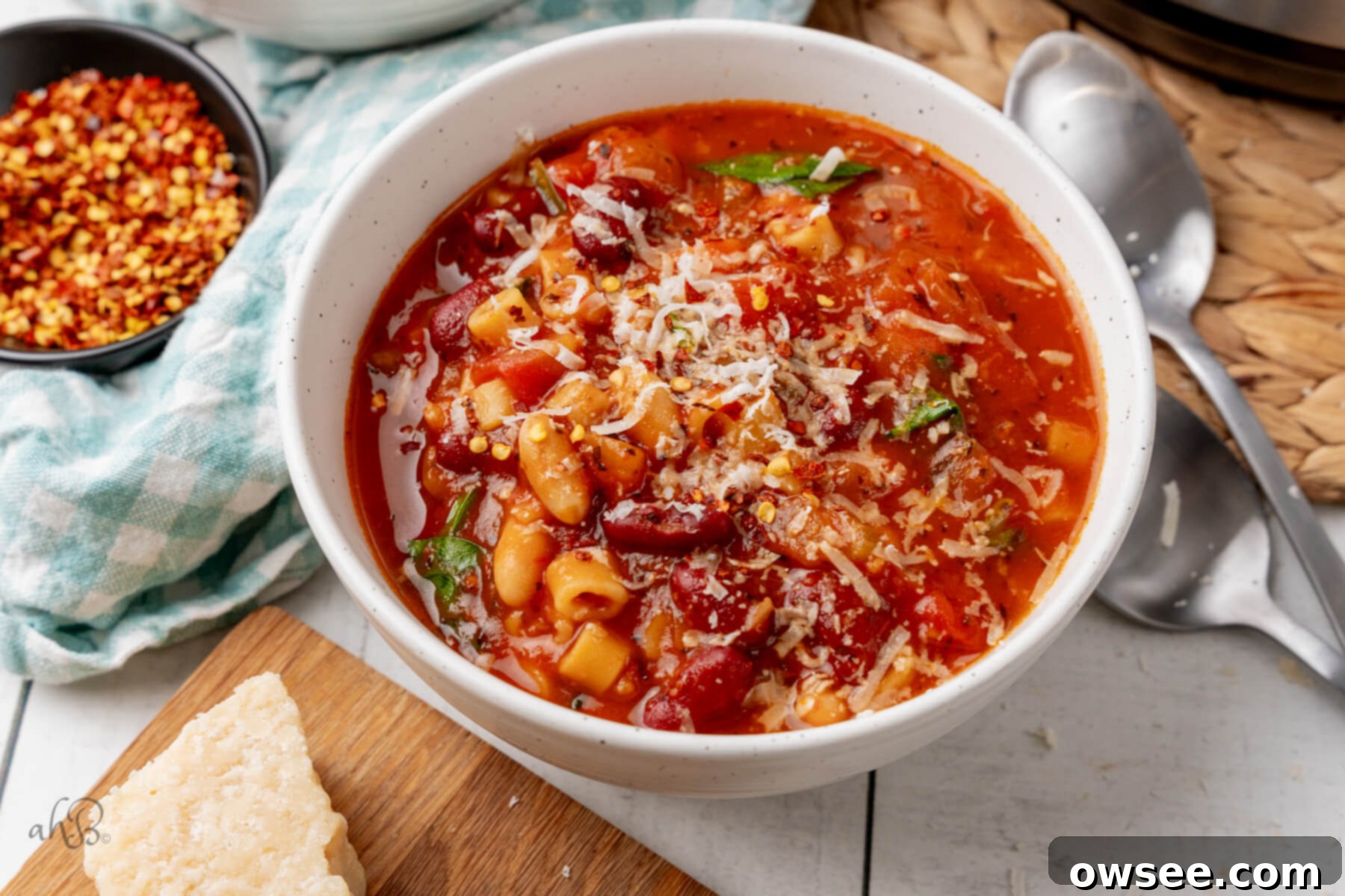 Hearty Instant Pot Minestrone Soup 10 img 13119 9